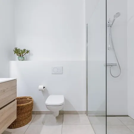 Huswell - Charming With Terrace In Apartment *